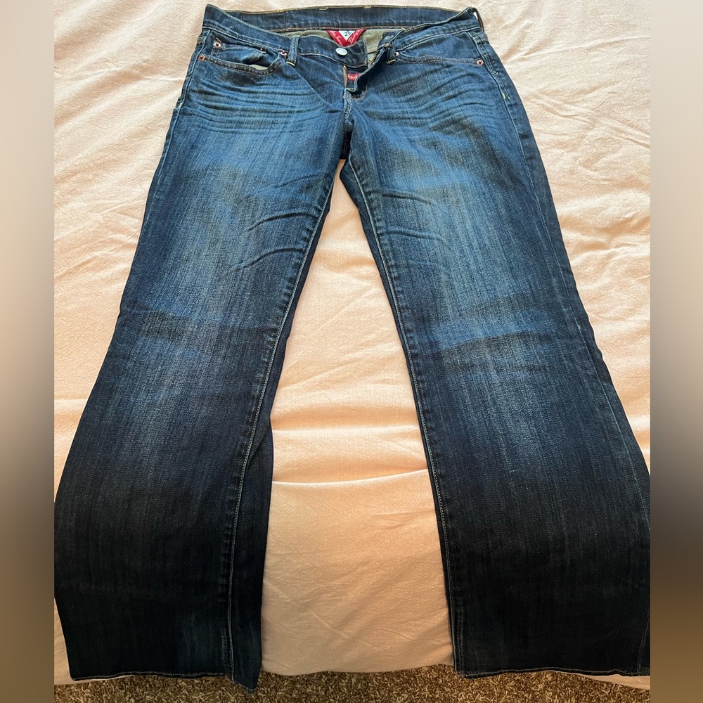Lucky Brand vintage Y2K low rise boot cut jeans. Size 29